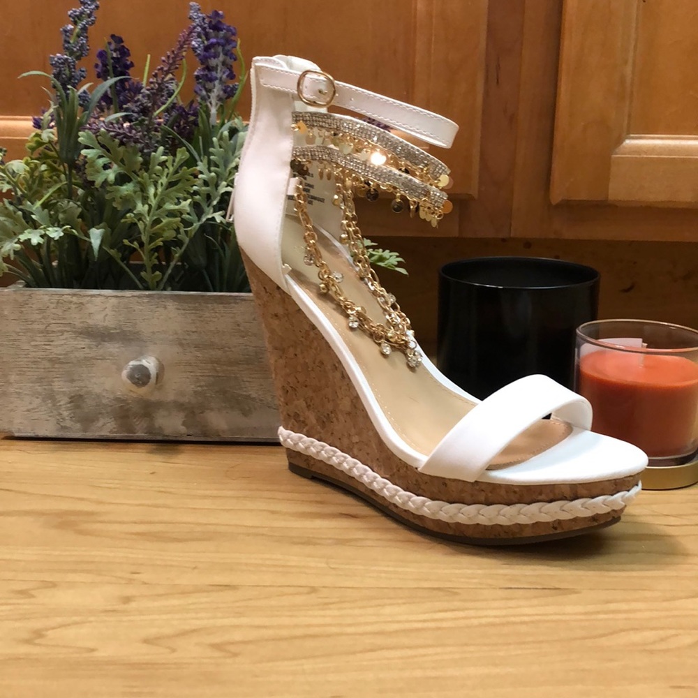 Shoe Dazzle White and Gold Jeweled Wedges